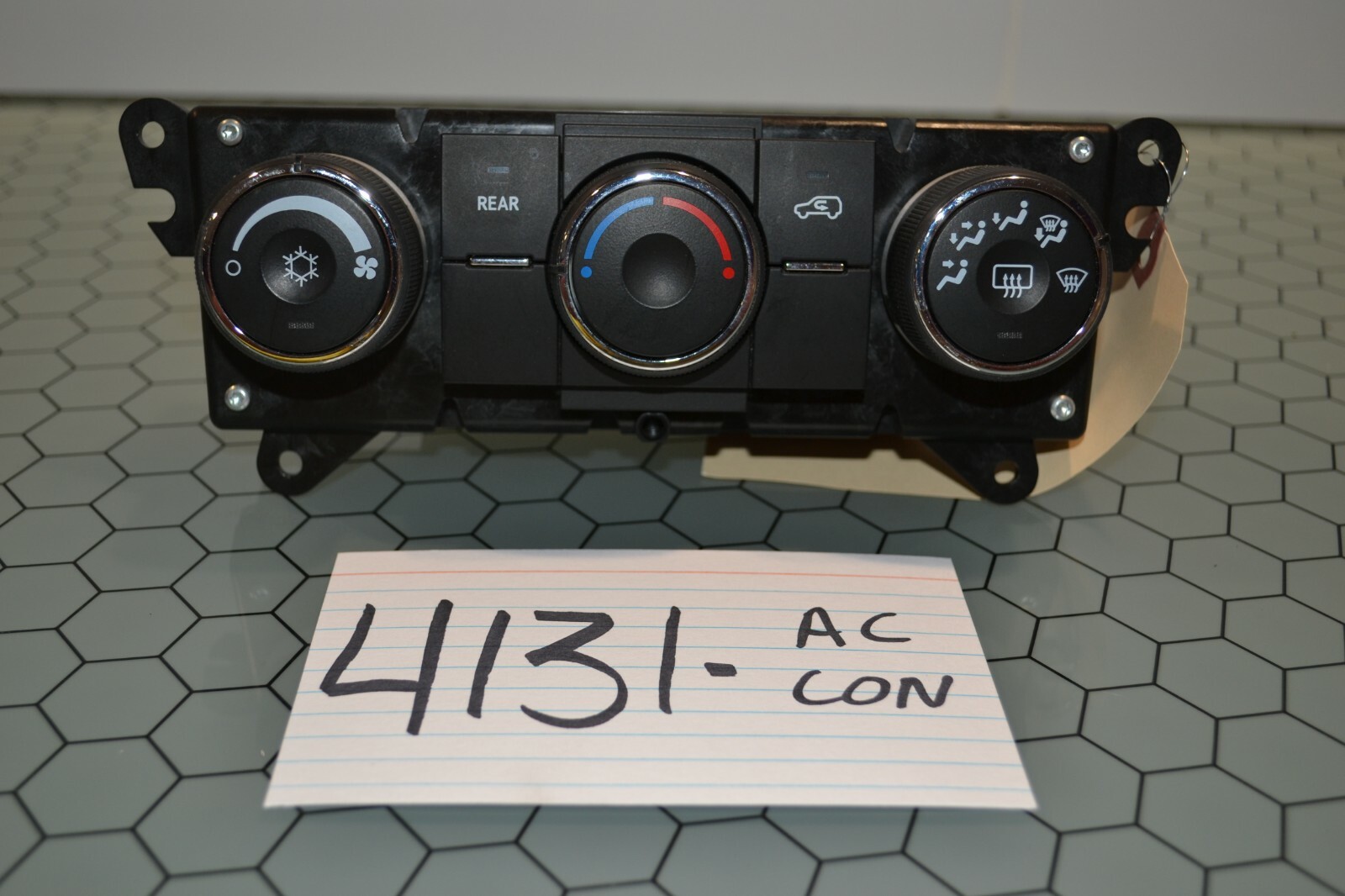 2007 2008 2009 2010 Saturn Outlook AC and Heater Control Used Stock #4131-AC 