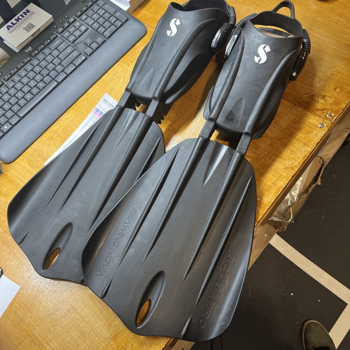 Scubapro - Seawing Nova Fins - Scuba Diving and Snorkeling Scubapro - Seawing Nova Fins - Scuba Diving and Snorkeling