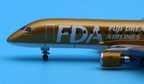 JC Wings 1:400 Fuji Dream Airlines Embraer ERJ-175 Diecast Aircraft Model JA09FJ - 第 8/13 張圖片