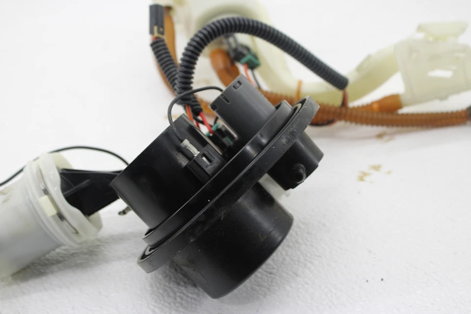 Harley-Davidson Electra Road Street Glide 2012-2017 bomba de combustible con placa superior Foto 4 de 4