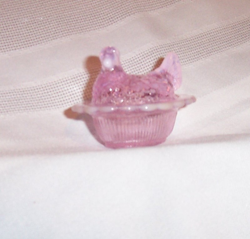 Mosser Mini Hen On Nest Pink Opal Chick On Nest Salt Marked "M"~salt
