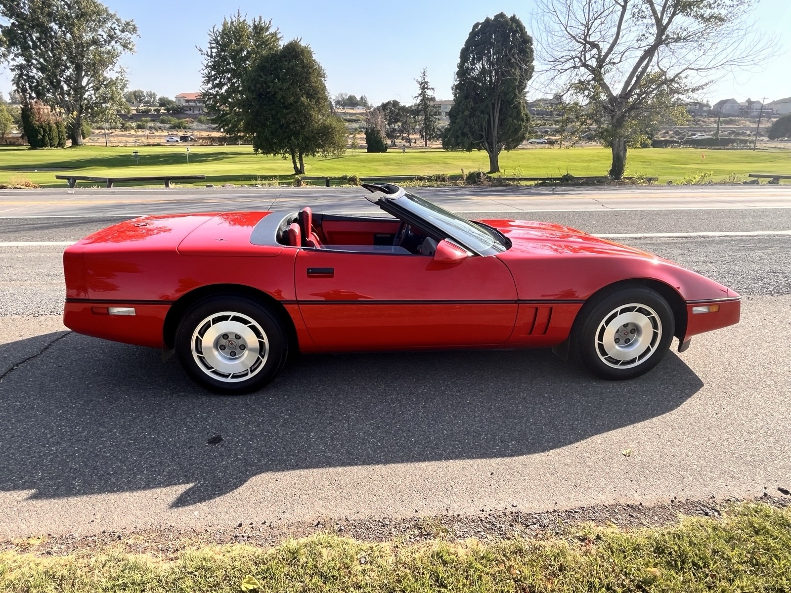 1987 Red Chevrolet Corvette   | C4 Corvette Photo 5