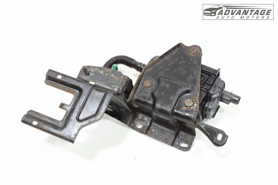 2013-2024 TOYOTA TACOMA FUEL EMISSION SYSTEM LEAK DETECTION PUMP & HOSE OEM - Image 4 of 4