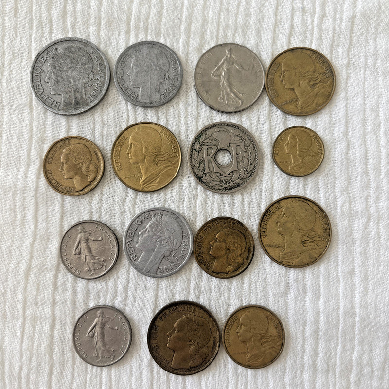 Lot of 15 -  France Coins