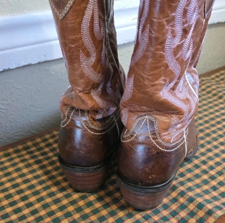 Botas vaqueras informales Ariat Western para mujer talla 9,5B cuero marrón punta cuadrada Foto 4 de 4