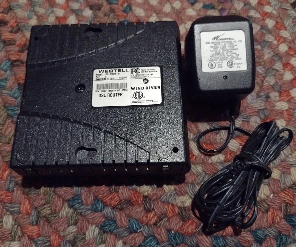 Westell Model 6100 C90-610015-06 Rev E  DSL Router Modem  With Power Adapter - Image 3 of 3