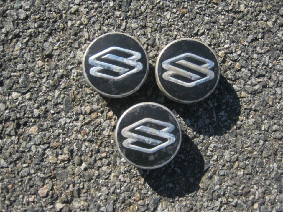 Factory 2004 to 2008 Suzuki Verona Reno Forenza alloy wheel center caps hubcaps - Image 2 of 4