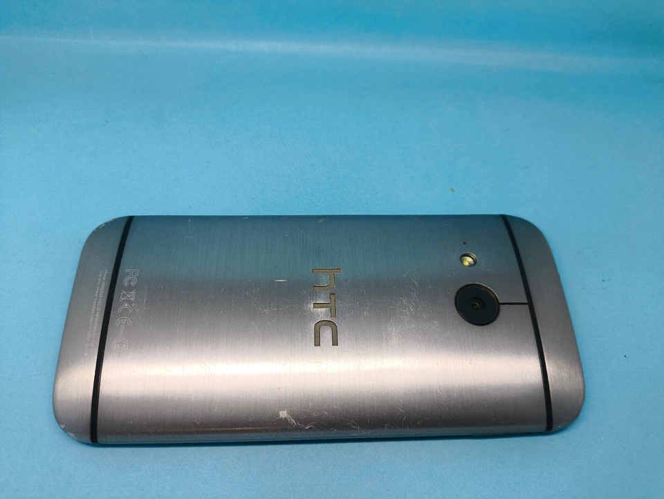 HTC One Mini 2 16GB - silberfarbenes (entsperrt) 4G 13MP Android 4.4 Smartphone - Bild 3 von 3