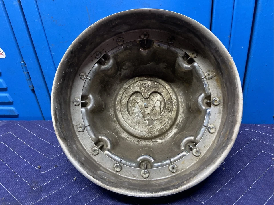 (1) Tapa central de rueda de buje de camioneta Dodge Ram 94-97 y 98-01 OEM 2500 3500 Cummins Foto 4 de 4
