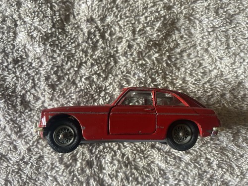 Corgi 327 MGB GT Car - Red - Picture 10 of 12