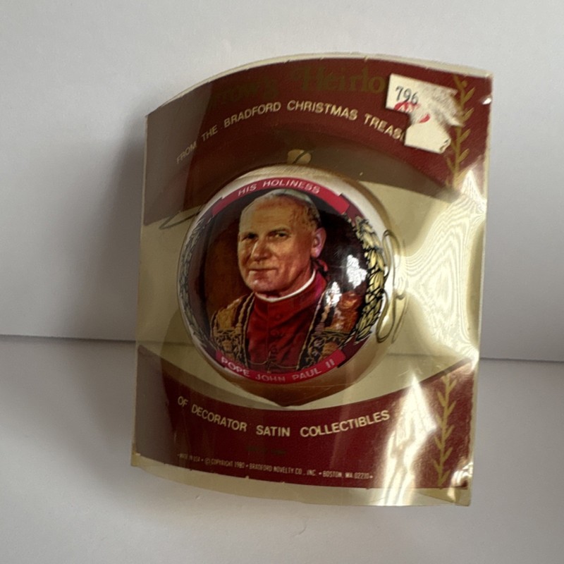 Bradford Christmas Treasury 1980 Pope John Paul II Satin Ornament Gold Red White