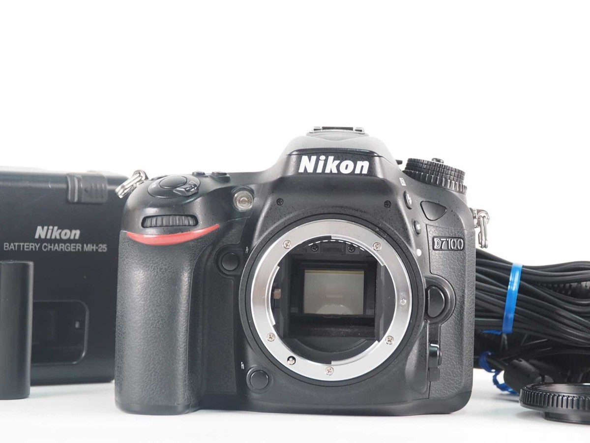 Nikon D7100 24.1MP DSLR Camera Body Only 35842 Shots [Near Nikon D7100 24.1MP DSLR Camera Body Only 35842 Shots [Near