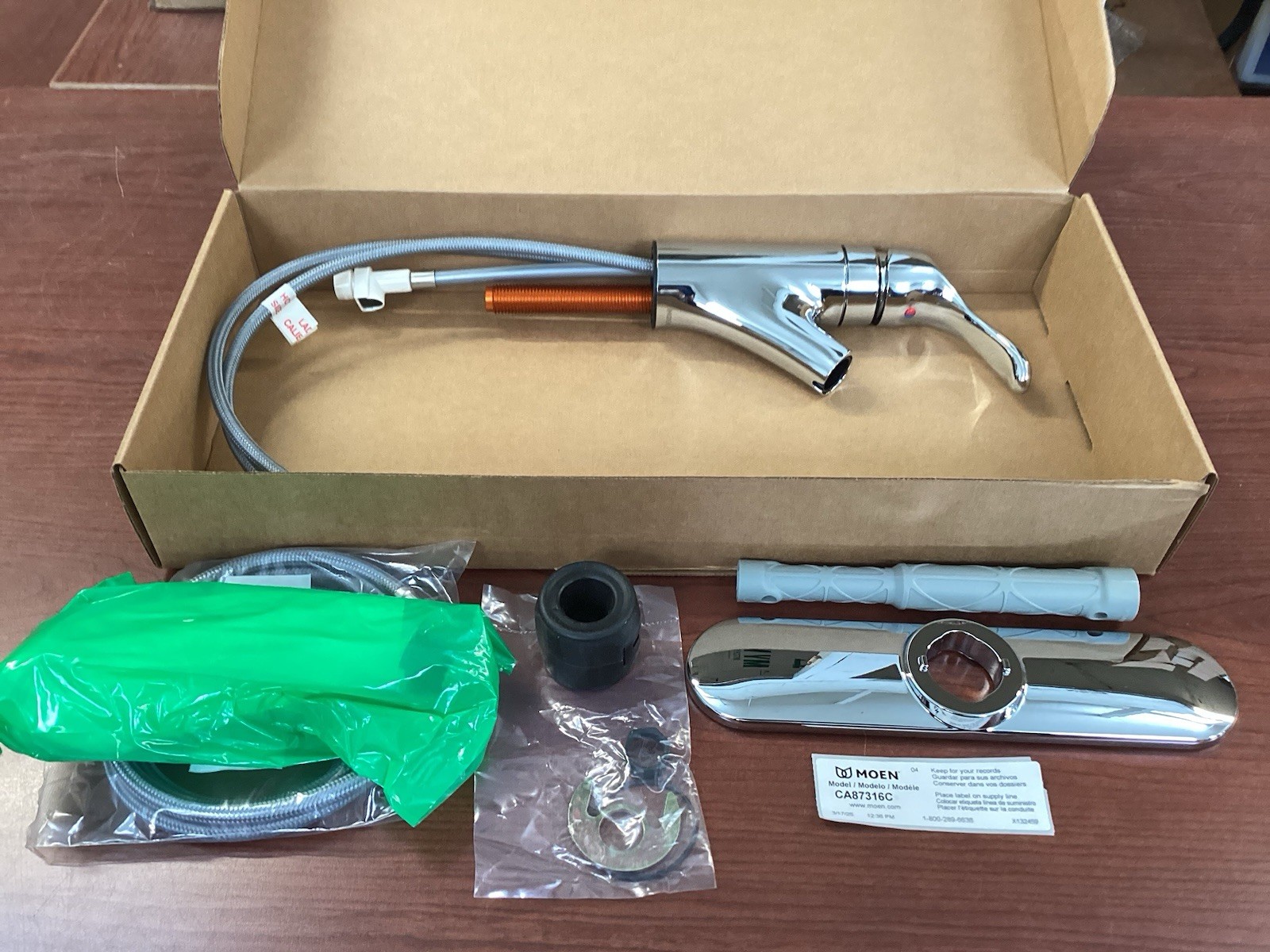 NEW Moen Renzo CA87316C 1-Handle Pull-Out Kitchen Faucet Pol