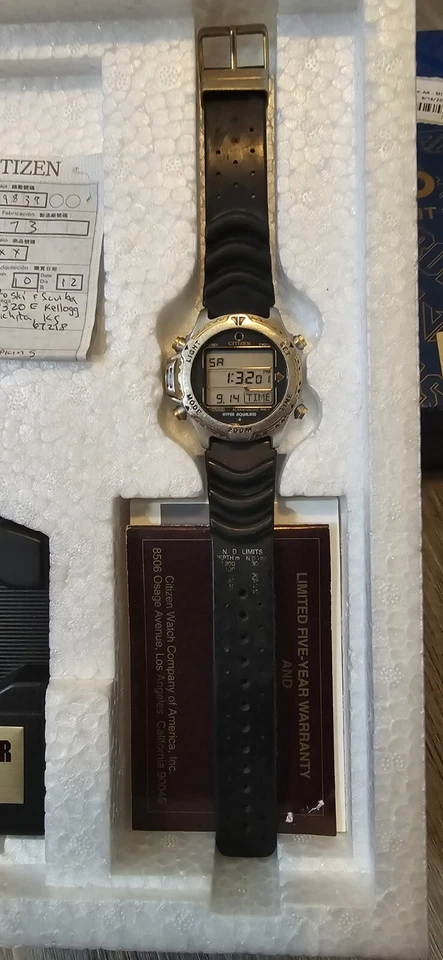 Reloj Citizen Aqualand Hyper, Promaster D208 200M 40mm Usado Raro De Colección. Foto 3 de 4