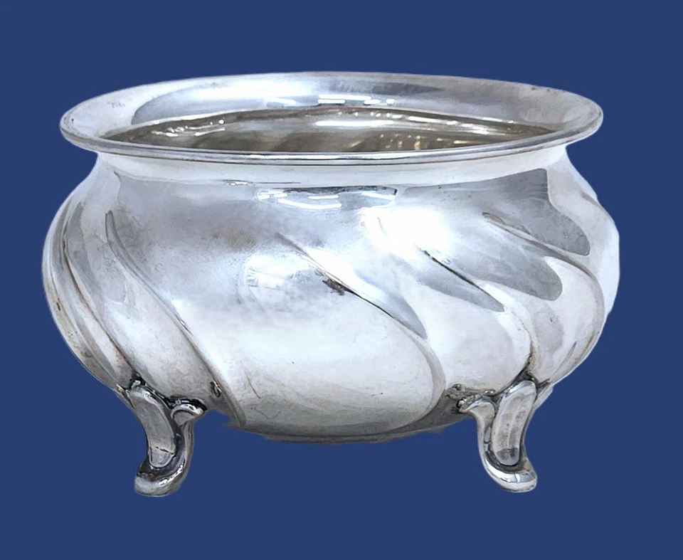 Vintage German MH Wilkens & Sohne 835 Silver Footed Sugar Bowl and Creamer Set - Image 2 of 4