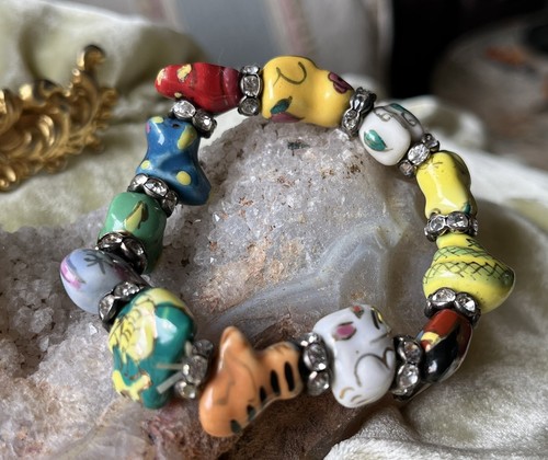 Whimsical helle Farben Keramik Perlen Tierkreis Stretching Armband Licht