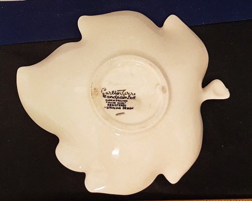Vintage Carlton Ware Australian Design Grey & White Hand Painted 4.75" Leaf Dish - Picture 2 of 3