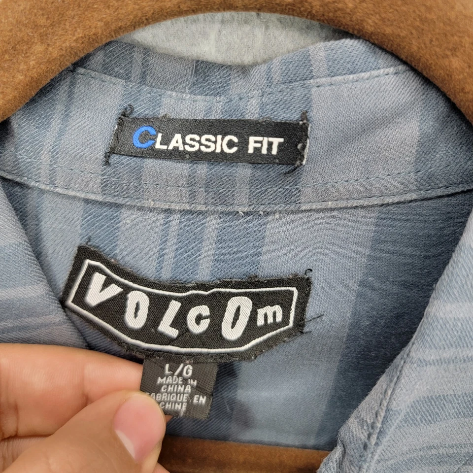 Volcom shirt mens large striped Button Down Classic Fit vintage Y2K - Image 3 of 4