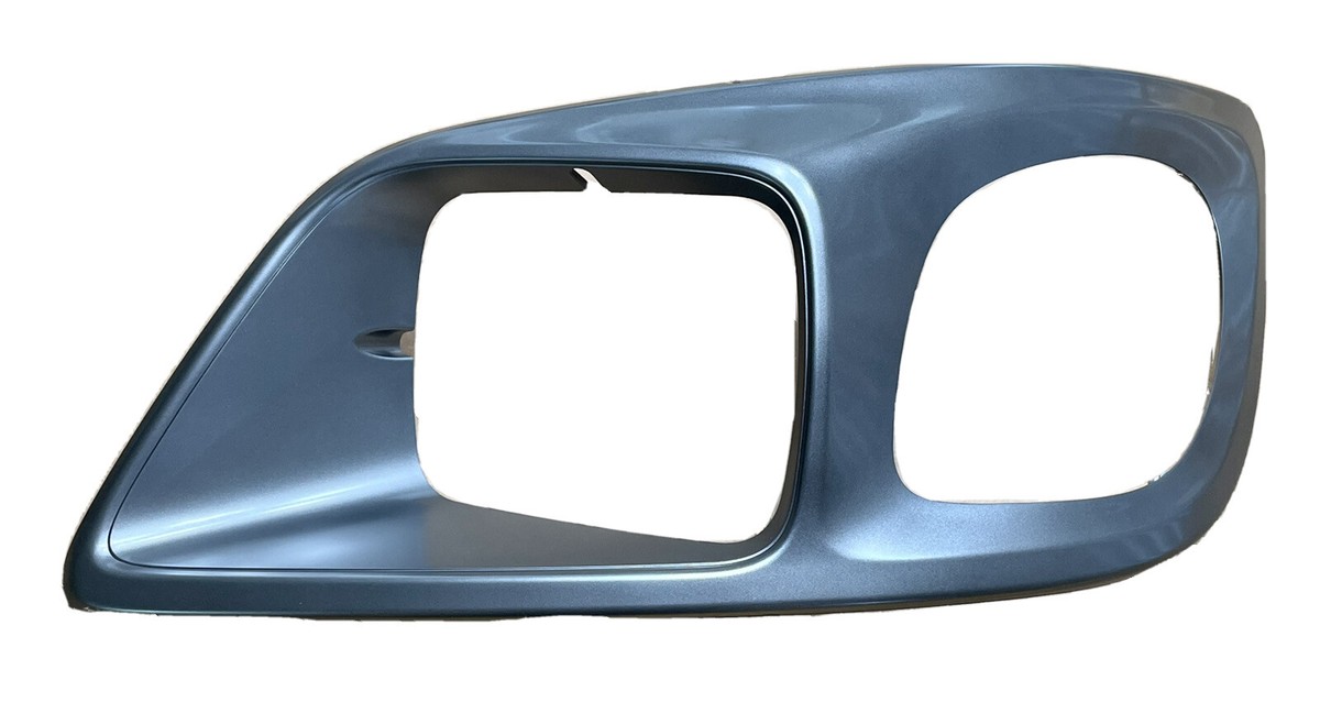 NEW Genuine Hino Headlamp Bezel LEFT 2005 ONLY 145 165 238 258 268