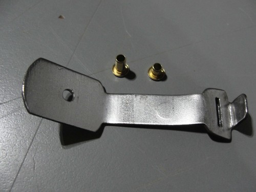 MARX LOCOMOTIVE TAB AND SLOT COUPLER ORIGINAL COUPLER WITH RIVETS (824 ...