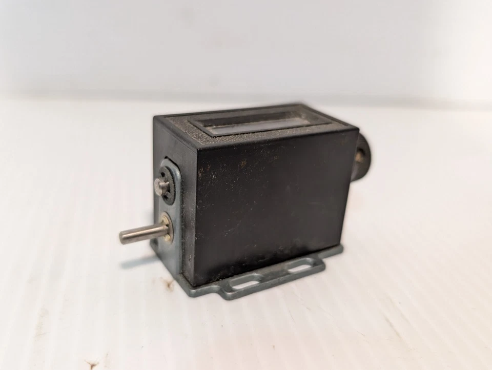 Eaton 4-X-7-1-R-CL Electromechanical Counter, 1:1 Ratio, 4-Digit - Image 4 of 4