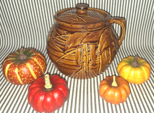 VTG 1940s McCOY POTTERY PEA POD BROWN HANDLED BEAN POT COOKIE JAR w/PERFECT LID! - Picture 5 of 10