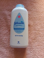 JOHNSON'S 15oz Soothing Aloe and Vitamin E Baby Powder N3 