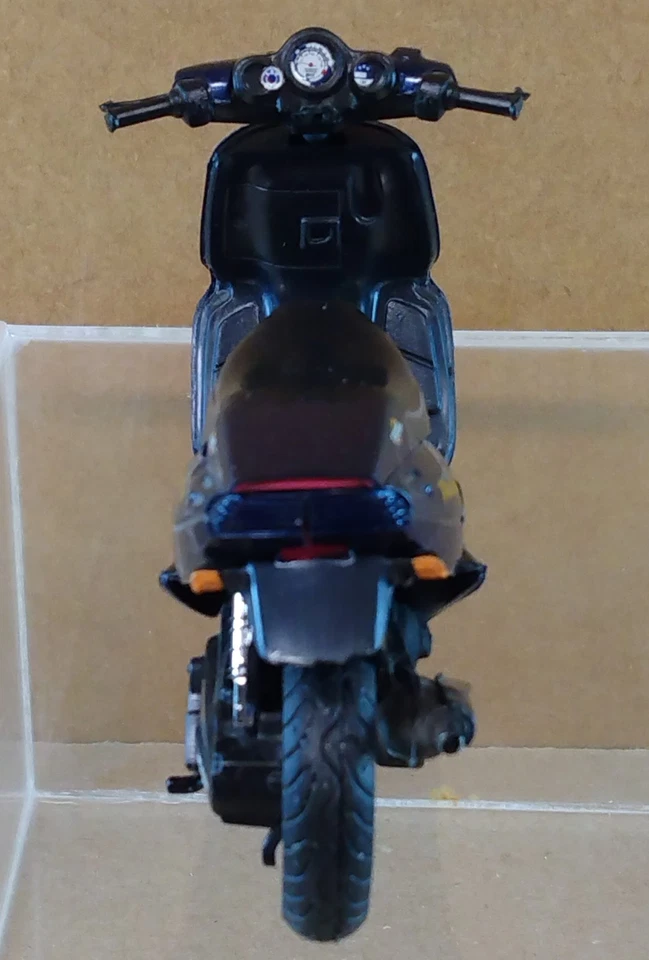 1:16 1995 Malaguti Phanton F-12 Protar 15002 Provini Star Bike Collection Italy - Image 4 of 4