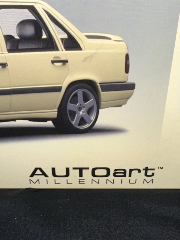 1/18 AUTOart Volvo 850 T5-R Sedan 1995 Cream Yellow Rare - Image 4 of 4