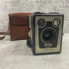 Vintage Kodak Brownie Six-20 Model D Box Type 620 Film Camera England  Case
