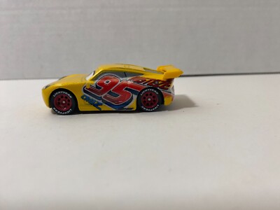 Disney Pixars Cars Rust-Eze Cruz Ramirez #95, Pre-Owned
