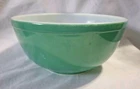 VTG Pyrex Green Primary Mixing Bowl 8.5” T.M.Reg.- No Number (2 1/2 Qt.) 1940’s