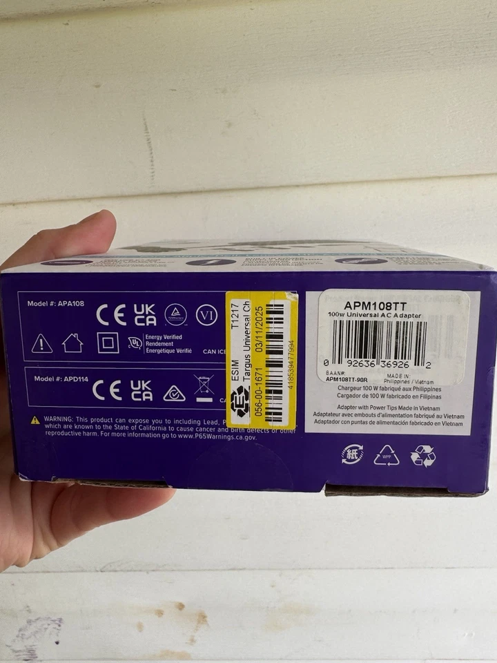 Targus APA108 Universal Charger 100W USB-C/ Laptop - Image 2 of 4