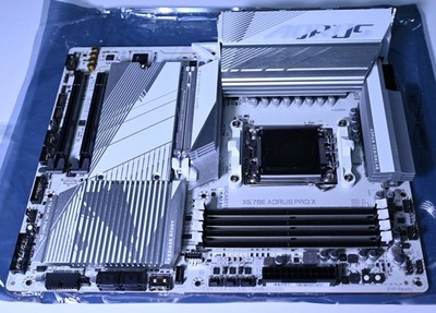 GIGABYTE X670E AORUS PRO X AM5 LGA 1718 AMD X670E ATX Motherboard
