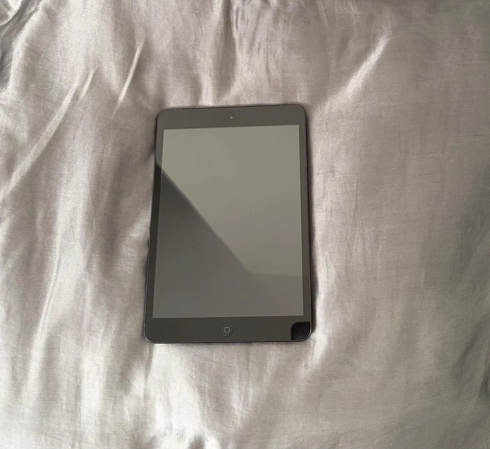 Apple iPad mini (1st generation) · 64GB · Cellular, photo 4 sur 5