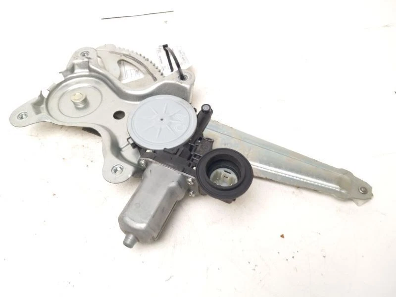 TOYOTA PRIUS 2012-2019 REGULADOR VENTANA PUERTA TRASERA IZQUIERDA Foto 4 de 4