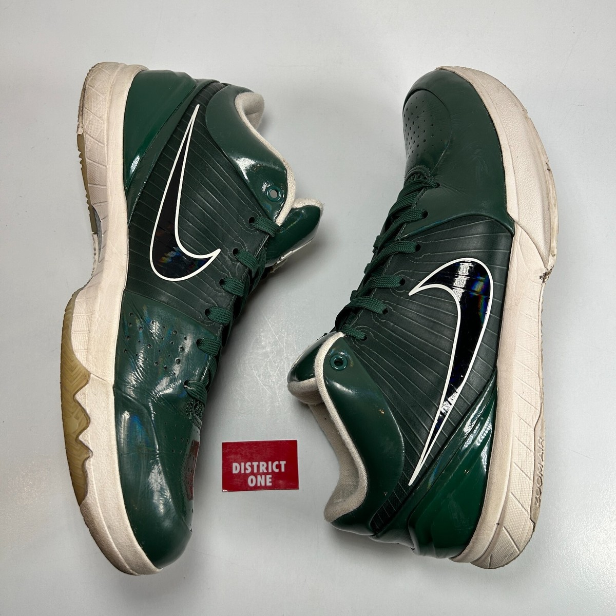 Undefeated x Nike Kobe 4 Protro Milwaukee Bucks Fir - Size