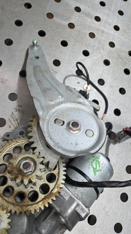 Motor abatible puerta levadiza trasera Buick Enclave 2009-2016 usado 23245268 OEM Foto 3 de 4