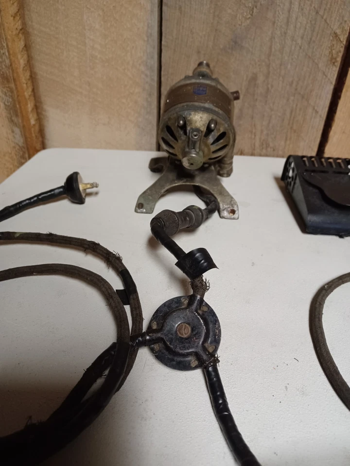 Vintage Hamilton Beach Home Motor w/ Pedal Tested Working - Image 4 of 4