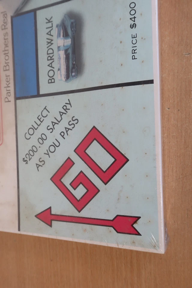 Vintage MONOPOLY Board Game 1985 SEALED (water damaged box) - Image 3 of 4