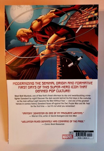 Daredevil: Fearless Origins by Antony Johnston - Picture 2 of 3