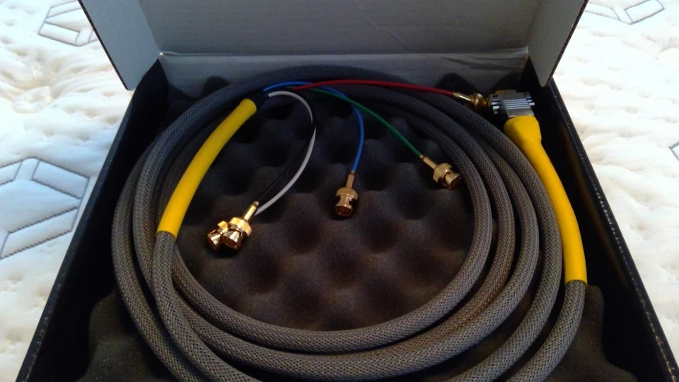 ULTRALINK VB5-12, 15 PIN MALE HD VGA TO 5 BNC MINI HIGH RESOLUTION - Image 2 of 3