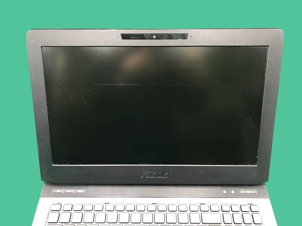 ASUS ROG G53S (i7-2630QM, Sin SSD, Sin RAM), Faltante Tapa Inferior, DEFECTUOSO - Imagen 3 de 4