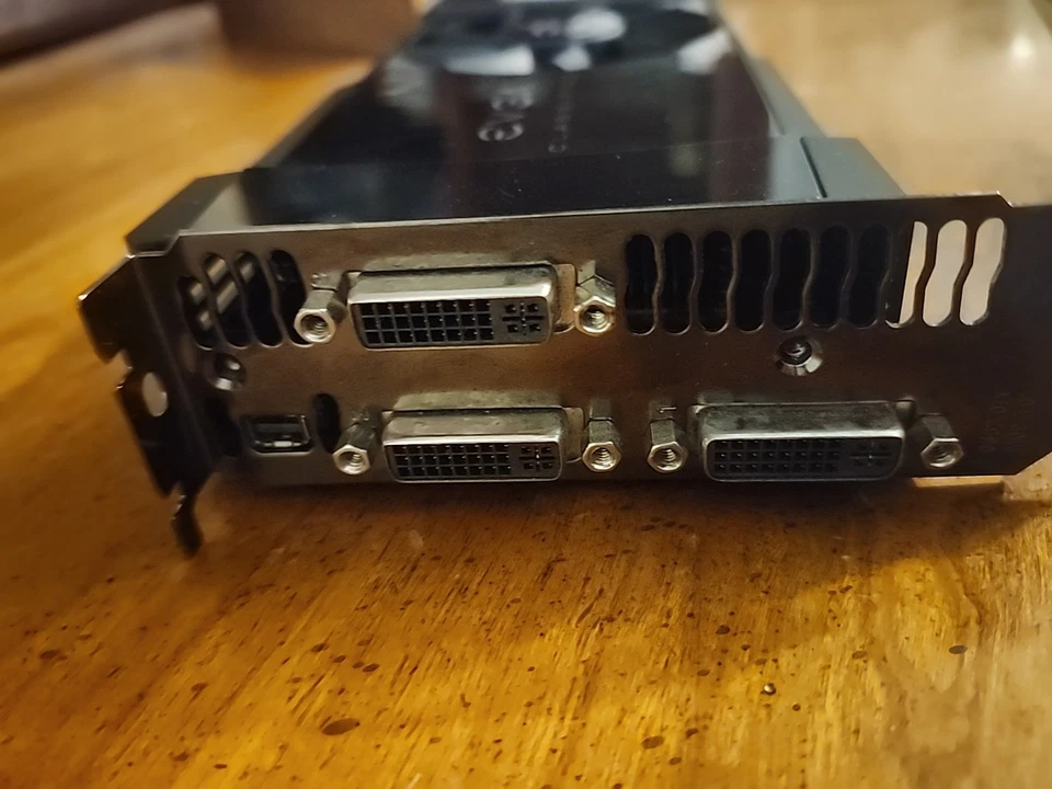 EVGA Classified GeForce GTX 590 3GB GDDR5 03G-P3-1596-AR - Image 2 of 3