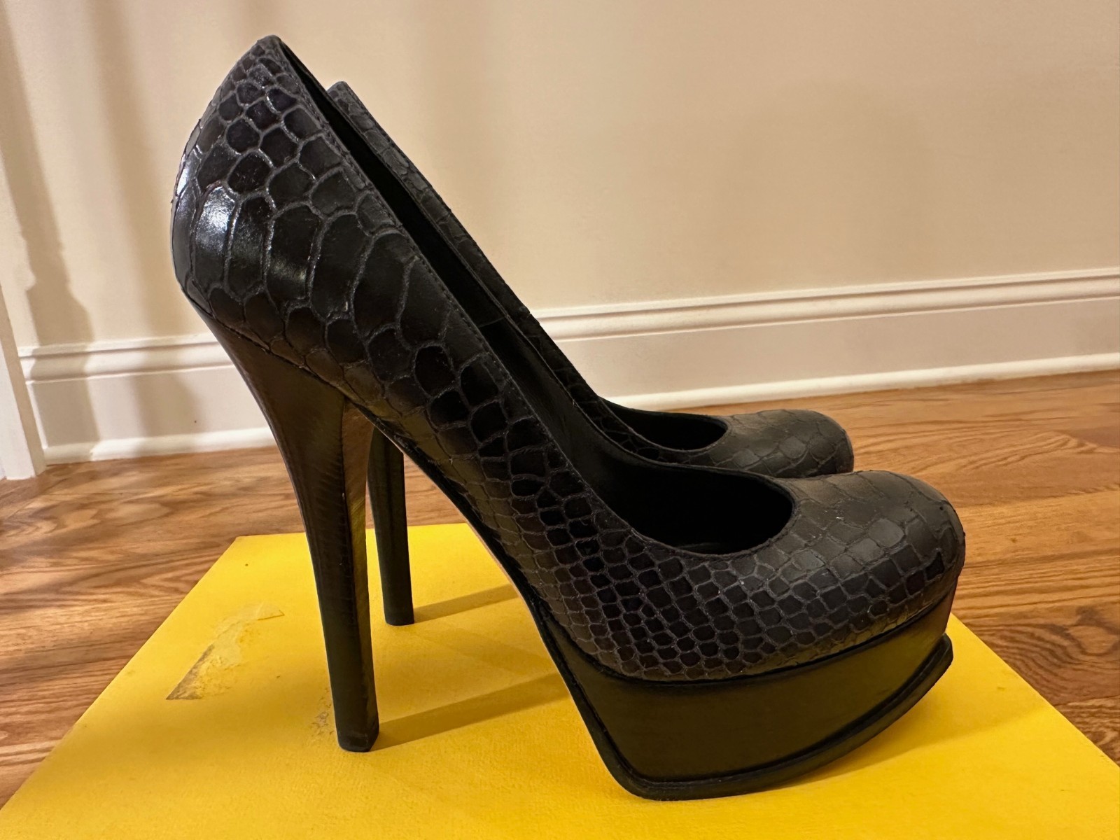 FENDI Fendista Python Embossed Dark Navy Leather … - image 3