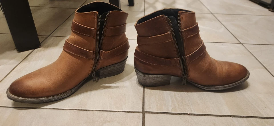 Botas occidentales STERLING RIVER de cuero marrón con doble hebilla punta en R talla 9,5 Foto 3 de 4