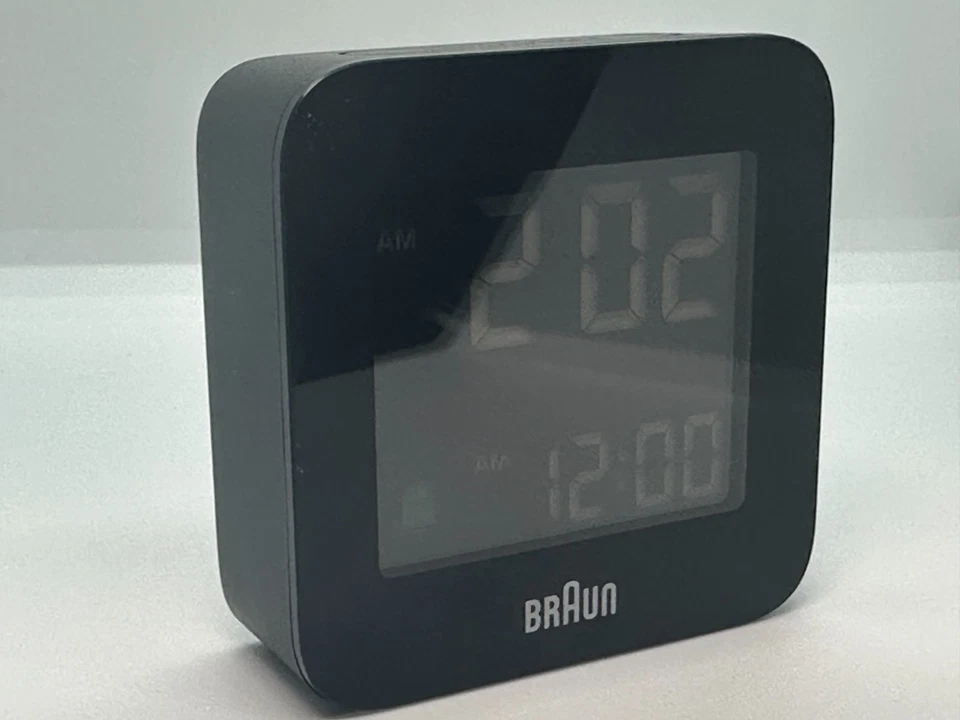 BRAUN BC08B DIGITAL TRAVEL ALARM CLOCK BLACK LCD SNOOZE BACKLIGHT - Image 2 of 4