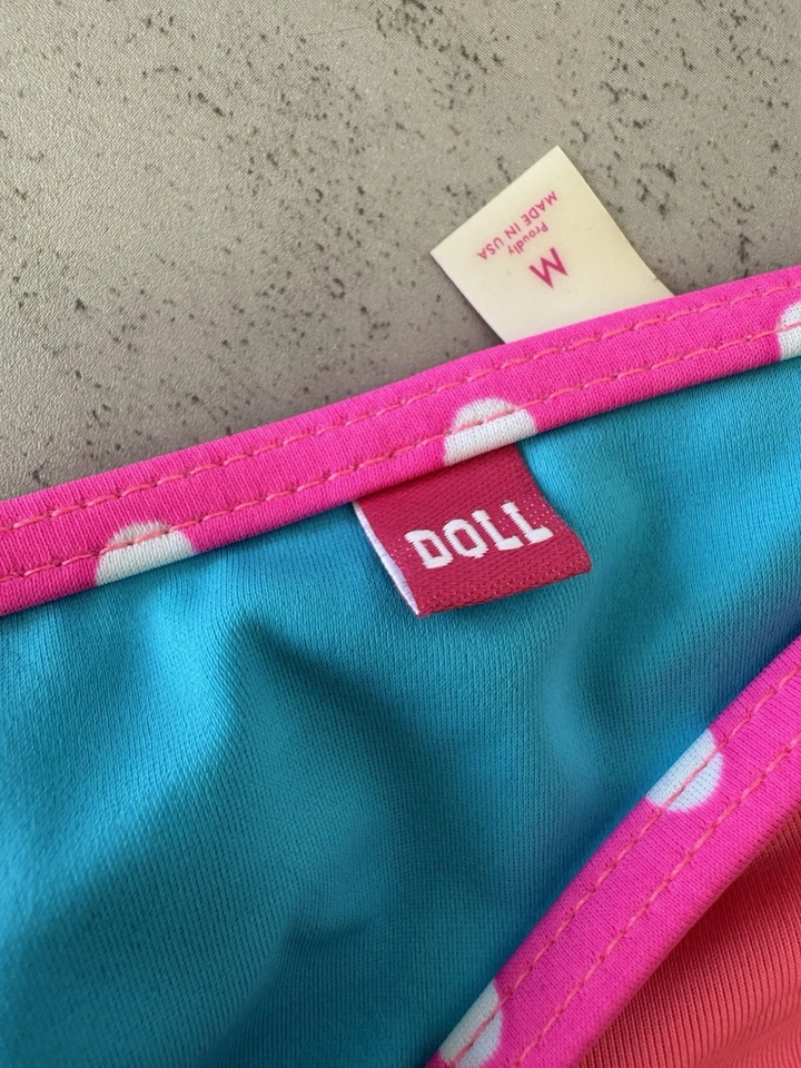 Traje de baño para muñeca azul y rosa lunares bikini mediano con parte inferior de bikini crujiente Foto 3 de 4