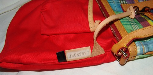 Dooney & Bourke Patchwork Ant Picnic Crossbody Purse Handbag Adjustable Plaid - Picture 8 of 12