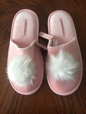 Victoria's Secret Pom-Pom Slippers NWT Pink Size L 9-10 29.50